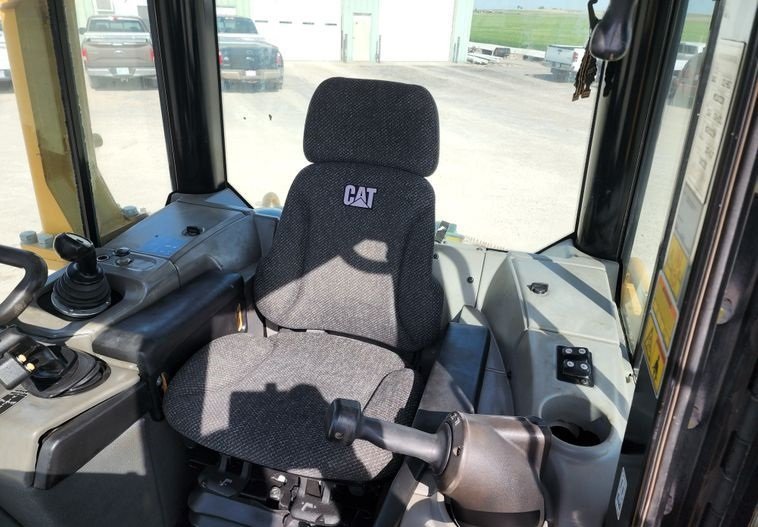 2011 Caterpillar D6N XL Dozer