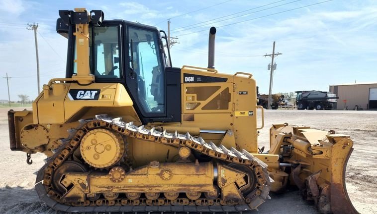 2011 Caterpillar D6N XL Dozer